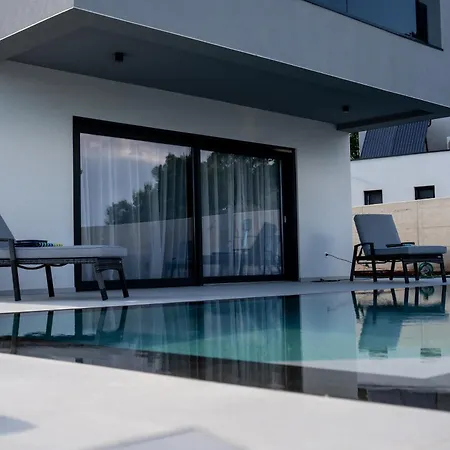 Istra Relax Smaragd For 8 People With Heated Pool & Pet Friendly Only 800 M From The Villa *